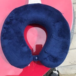 Cloudz memory foam travel pillow like new